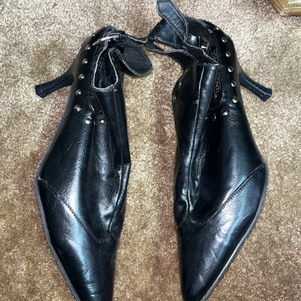 Via Accenti Heels - Picture 3 of 7